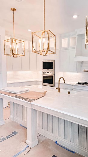 197K views · 720 reactions | The easiest way to elevate your Taco Tuesdays   double decker tacos are one of my favorite foods but grocery delivery decided to give me mini shells  PS- the cover photo is a sneak peek of our new kitchen! Can’t wait to cook & make videos there 凉 #doubledeckertacos #easydinnerideas #tacotuesday #kidapproveddinner #toddlerapproveddinner#familydinneridea | sierra.honeycutt | Facebook