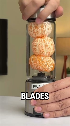 Blender Mixes 3 Oranges After a Hit