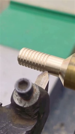Brass rod threading process on lathe machine 👷‍♂️👷‍♂️👷‍♂️👷‍♂️