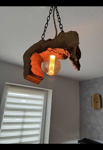 DIY Hängelampe aus Baumscheibe selbst gestalten