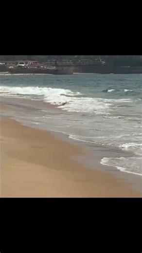 The roaring sea chasing n the old man running#world is my gym