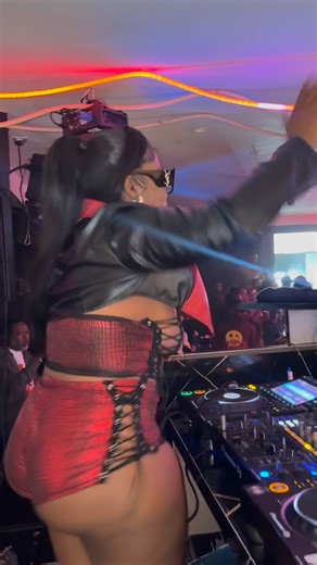 DJ Candy ❤️ on Instagram: "Just a baddie bringing the vibes🔥🔥🔥 #fypage #explore"