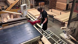 20K views · 58 reactions | Tässä valmistuu vuoden hittituote: Suomi 100 -arkku. Matti Känkänen on tehnyt arkun uransa aikana yli sadalletuhannelle suomalaiselle, lue juttu: https://www.hs.fi/kotimaa/art-2000005459031.html | HS – Helsingin Sanomat | Facebook