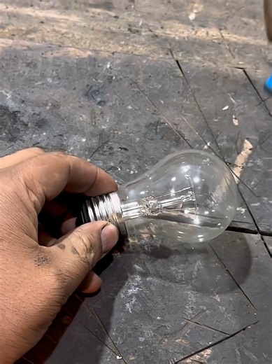 Crafting a Damascus Knife from a Light Bulb
