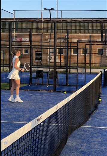 What’s your favourite shot in padel? 👀🎾 #padeladdicted