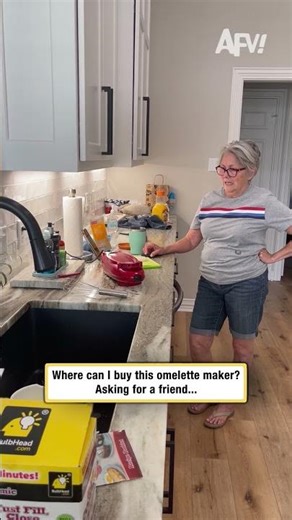 This omelette maker needs to be recalled ASAP 🚨 #afv #fails #funny