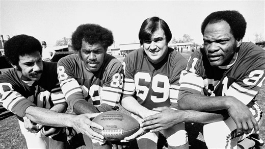 Tuesday's NFL: Vikings legend Jim Marshall dies at 87; 49ers overhaul defensive line