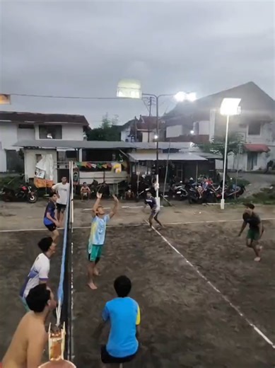 Pergerakan Bola Voli Tahun Baru