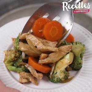 Voici une recette de poulet au brocoli, facile et délicieuse à l'orientale ! | Trop Savoureux