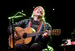Here's Your Chance To Eat Dinner With Willie Nelson At His Texas Ranch