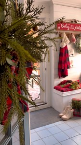 Holiday Cottage Entryway 🎅🏻⛸️♥️ . The snow we had this weekend makes it so much better❄️⛸️ . . #christmasentryway #christmascottage #cottagestyle cottagechristmas cottageaesthetic cozycottage cozyhome realhomesofinstagram whitechristmas christmasinthecountry homealone plaidchristmas plaid babyitscoldoutside imademyfamilydisappear canadianchristmas cottagelife | Veronique/Cottage Lake Home/DIY