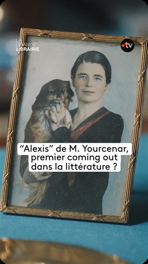 France tv on Instagram: "Pour son époque, « Alexis ou le Traité de vain combat » de Marguerite Yourcenar aborde le sujet de l’homosexualité avec un regard nouveau. Retrouvez « Les docs de la Grande Librairie : Marguerite Yourcenar » sur france.tv. (lien en bio) Pourtant dans son roman, le mot « homosexualité » n’est jamais écrit. En effet, Marguerite Yourcenar, qui aimait aussi bien les hommes et les femmes, refusait elle-même de se ranger sous une quelconque étiquette. #margueriteyourcenar #lit