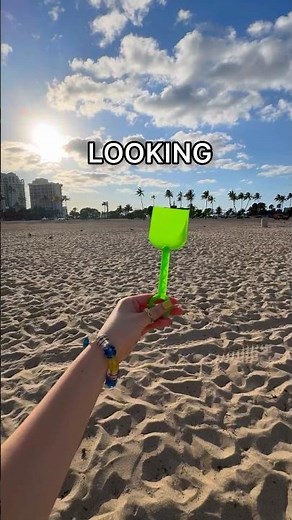 LOOKING FOR FIDGETS at the BEACH! 🏖😱👙 *weird amazon fidgets*