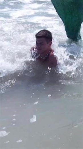 Who said mermaiding — or in my case, being a merman — was supposed to be graceful? Let’s take a swim way back to… I think 2007? 2008? Honestly, it was a long time ago. 😄 Back when I was rocking puka shell necklaces and experimenting with latex mermaid tails, I was learning, failing, creating, and dreaming. Those early days may look a little rough around the edges, but they were built on the same foundation that Mertailor stands on today: quality, care, creativity, and a whole lot of heart. We’v