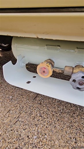 Vends combi VW T2B WESTFALIA BERLIN avec moteur Type 4 2l neuf Etat exceptionnel, énormément de pièces neuves et refaites. CT ok vierge, carte grise VASP 4 places. 34 500 € à débattre devant le véhicule. Dossier complet photos sur demande. A votre dispo pour toute question | Kombi n' Cox