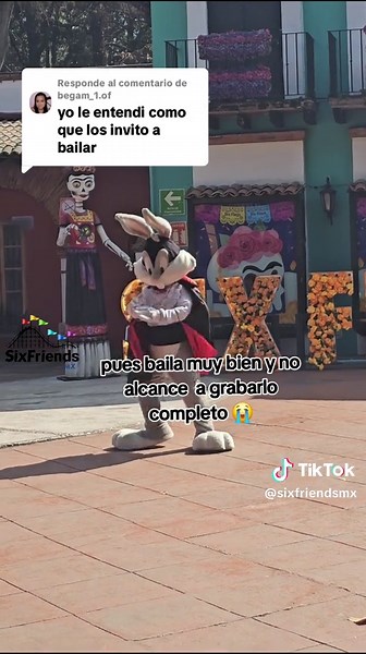 Respuesta a @begam_1.of pues Baila muy bien el Bugs Bunny , si alguien tiene el video completo les invito unas palomitas y refresco en six flags 🫣🫣🫣🤭😳 #kidsboofest #show #sixflagsmexico #festivaldelterror #looneytunes #bugsbunny #bienvenida