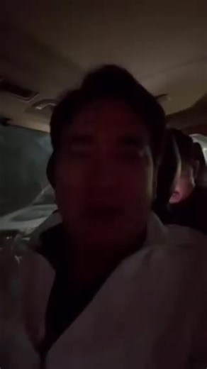 JUST IN: REVILLA SURRENDERS Former Senator Bong Revilla has surrendered to authorities following the Sandiganbayan’s issuance of an arrest warrant against him for non-bailable malversation over an alleged anomalous flood control project in Bulacan. “Nakakalungkot po, parang wala yatang due process. Gayunpaman, haharapin ko ito nang walang takot at alam kong hindi ako pababayaan ng Diyos dahil wala po akong kasalanan dito,” he says in a video posted on his Facebook page | Eimor Santos, newswatchp