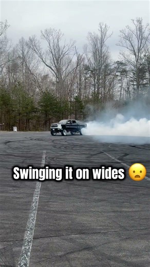 Duramax went crazy in the burnout pit 😳 #duramax #diesel #burnout #truckshow #lifted #fyp #shorts