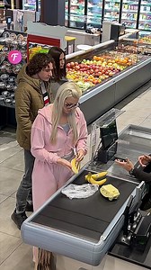 Checkout chaos with a banana prompt! | Fabiosa Fitness