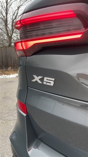 Protect your car this winter with PPF and Ceramic Coating ❄️🚗 Winter is already here, and harsh conditions can take a toll on your paint. This BMW X5 shows how the right protection keeps your vehicle shielded from snow, road debris, grime, and daily wear—while maintaining that clean, premium look. With the right protection plan, your car stays protected and looking sharp all season long. 📍 Elite Pro Car Care – 845 Main St E Unit #4, Milton, ON 👉 Get an appointment or come visit us. #BMWX5 #Wi