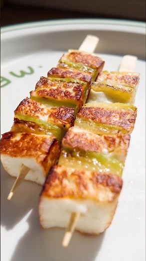 ON A STICK (3): Grilled watermelon skin and halloumi? Check out this recipe! 🍉🔥
