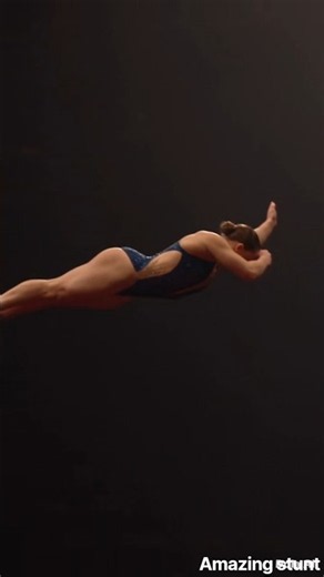 Insane Aerial Pole Stunt! 🤸 Fearless Inverted Pose at the Top 😱 | Gravity Defiers