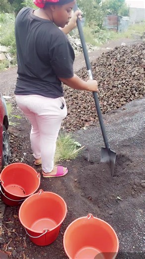 faourata (@mwadze)’s videos with son original - Anzy