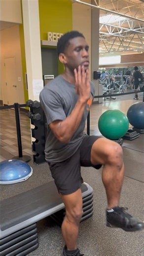 D1 ATHLETIC Functional training controlled step downs for explosiveness