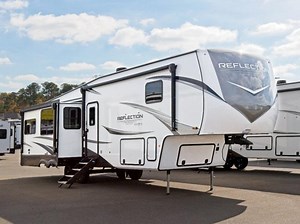 New 2025 Grand Design Reflection 337RLS Fifth Wheel