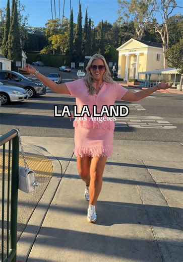 who’s that chick that’s rockin’ kicks? #la #lax #losangeles #losangeles #cityofangels