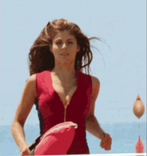 Alexandra Daddario in Baywatch - Heartless