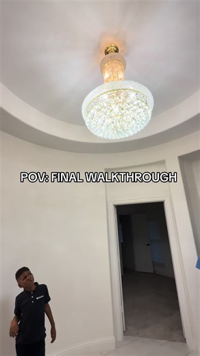 Final Walkthrough = your last line of defense before closing 🏡🔍 This is the buyer’s chance (24–48 hours before closing) to make sure: ✔️ The home is in the agreed-upon condition ✔️ Repairs were completed ✔️ No surprises pop up AFTER you get the keys Never skip this step — it can save you time, money, and stress 💸✨ #HomeBuyerTips #FinalWalkthrough #RealEstate101 #DayInTheLifeOfARealtor #BuyerEducation