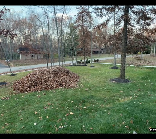 Man caught cheating on security camera 😱