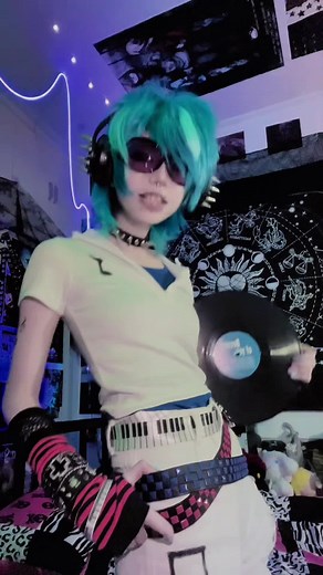Exploring Vinyl Scratch from My Little Pony