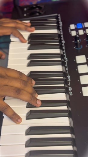 Learn a Smooth Bossa Nova Chord Progression (Easy Piano Tutorial)