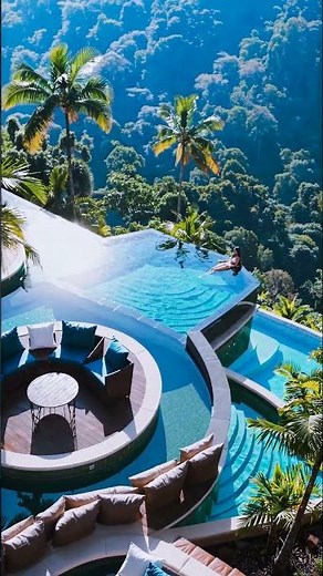 Escape to Paradise: Luxe Infinity Pool & Tropical Jungle Views 🥂🌴