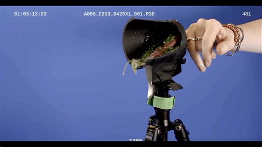 𝗣𝗮𝗹𝗲𝗼𝗱𝗼𝗰𝘂𝗺𝗲𝗻𝘁𝗮𝗹 𝗦𝘂𝗿𝘃𝗶𝘃𝗶𝗻𝗴 𝗘𝗮𝗿𝘁𝗵 (Detrás de cámaras) 🎬🦖 Muchos no lo saben pero para lograr que una escena se vea realmente creíble, los estudios de efectos visuales tienen que tomar decisiones muy específicas. Un gran ejemplo es el trabajo de milkvfx en la secuencia donde aparece una Ischigualastia masticando en primer plano. El equipo estaba preocupado porque si la cámara se acercaba demasiado, la boca generada por computadora podía verse artificial: texturas borr