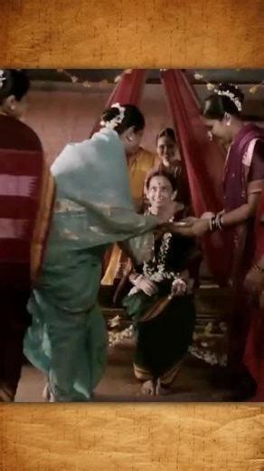 Wedding Ghar on Instagram: "हळदी- कुंकूच्या शुभप्रसंगी हत्तीवरून तिळगुळ वाटूया... लग्नानंतर नववधूचा पहिलाच हळदी-कुंकू सोहळा असल्याने तो तिच्यासाठी अतिशय खास आणि भावनिक असतो 💛 Wedding Ghar घेऊन आले आहे - Ready-to-use Haldi Kunku Decoration Kit - Customisable हत्तीवरून तिळगुळ वाटण्याचे Cards - नववधूसाठी खास Elegant Halव्याचे दागिने परंपरा जपत, आधुनिक टच देण्यासाठी… तुमचा हळदी-कुंकू सोहळा खऱ्या अर्थाने खास बनवा मग वाट कसली पाहताय? आजच Order करा Wedding Ghar च्या website वरून किंवा download करा Wed