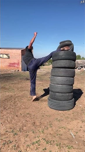 My foot got stuck in a bucket !!