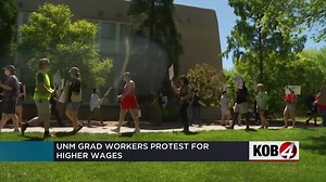 UNM grad workers protest for higher wages
