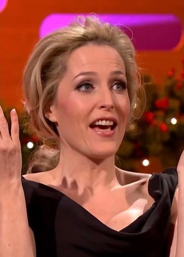 Gillian Anderson fell whilst 8 months pregnant! #shorts