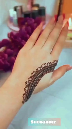 Beautiful Stylish Back Hand Mehandi Design Ideas