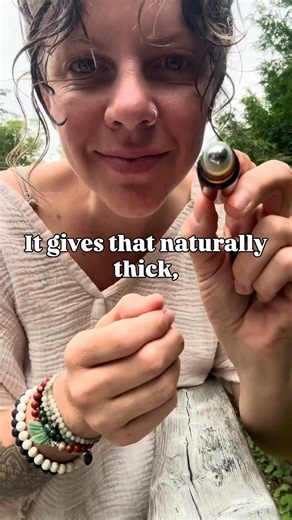 Learn to make your own castor oil lip gloss! #diyskincare