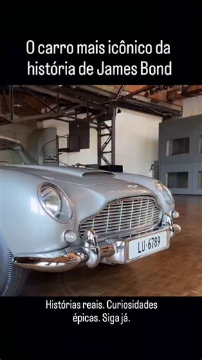 MUNDO EM MINUTOS on Instagram: "O Aston Martin DB5 é um dos automóveis mais emblemáticos da história do cinema e se tornou inseparável da imagem de James Bond, o lendário agente 007. Produzido entre 1963 e 1965, o modelo britânico ganhou reconhecimento mundial ao aparecer pela primeira vez no filme “Goldfinger” (1964), estrelado por Sean Connery. Com um design elegante e proporções clássicas, o DB5 representava perfeitamente o estilo sofisticado de Bond. No longa, o carro foi apresentado com uma