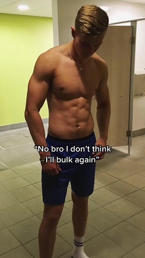 If you’re skinny and want to build muscle mass, hit the link in my bio💪🏽💪🏽 IG: ollierhoda for more tips📈 #fyp #gym #gymtok #motivation #bulk #musclegain