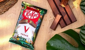 TikTok user washes the chocolate off of her KitKat