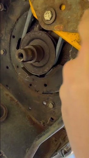How to get drive belt off a cub cadet #lawnmower #cubcadet #flipping