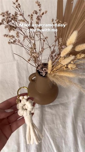 25K views · 375 reactions | Make a daisy charm with me ✨#macrame #daisykeychain #macramedaisy #makewithme #howto #relaxingvideos #macramemakers #cyprus #behindthescenes #macrametutorial | Macrame Projects | Facebook