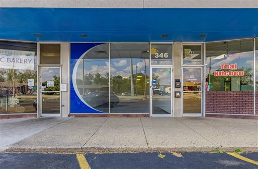 340-352 S Main St, Lombard, IL 60148 - Main & Willow Shopping Center | LoopNet