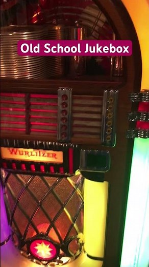 Classic Wurlitzer Jukebox Playing Timeless Hits | Retro Aesthetic